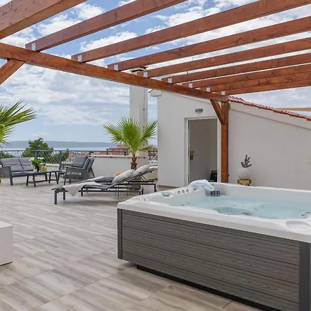 Azure Pine Apartment