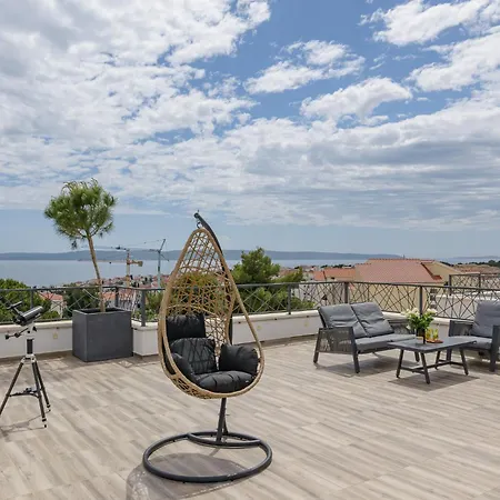 Azure Pine Apartment