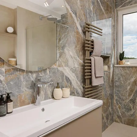 Azure Pine Apartment *